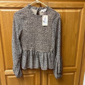 Entro ladies top size small new with tags solid red